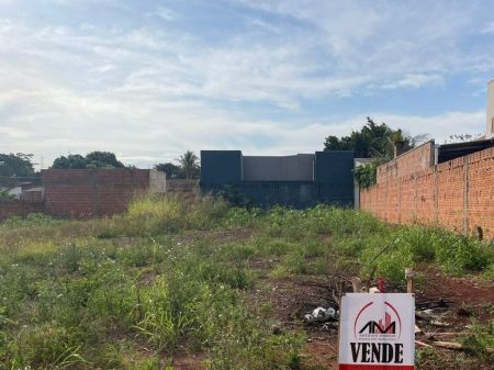 Terreno em Parque dos Coqueiros