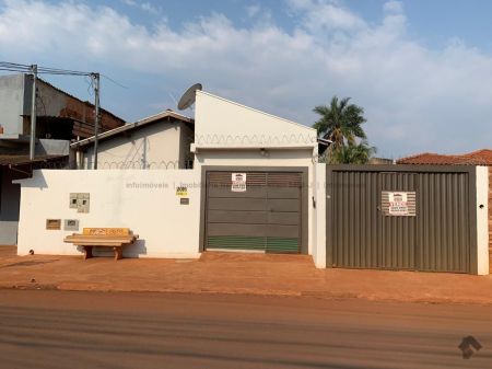 Casa-Térrea em Aero Rancho