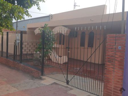 Casa-Térrea em Centro