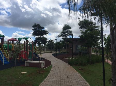 Terreno-Condomínio em Riviera Home Club