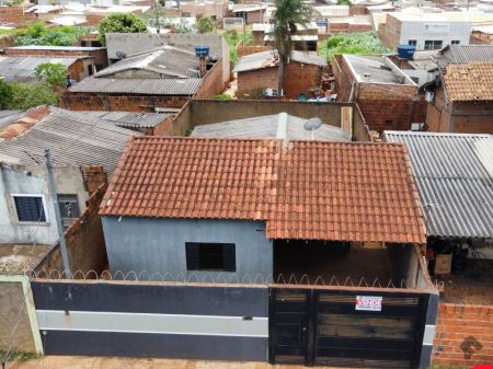 Casa-Térrea em Jardim Colorado