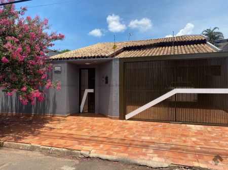 Casa-Térrea em Taquarussú