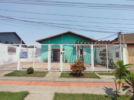 Casa-Térrea em Vila Vilas Boas