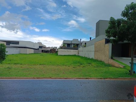 Terreno-Condomínio em Residencial Alphaville III