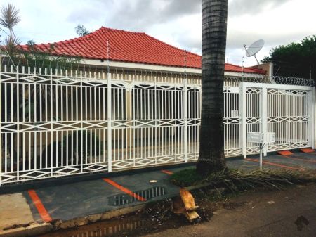 Casa-Térrea em Jardim Panamá