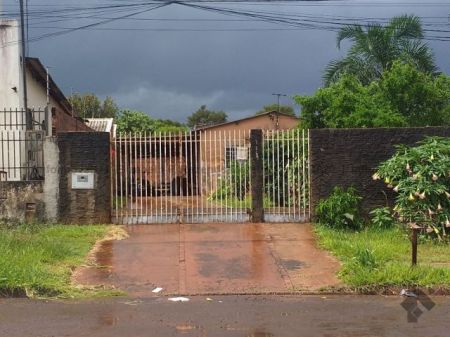 Casa-Térrea em Jardim Montevidéu