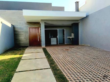 Casa-Térrea em Vila Vilas Boas