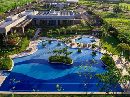 Terreno-Condomínio em Riviera Home Club
