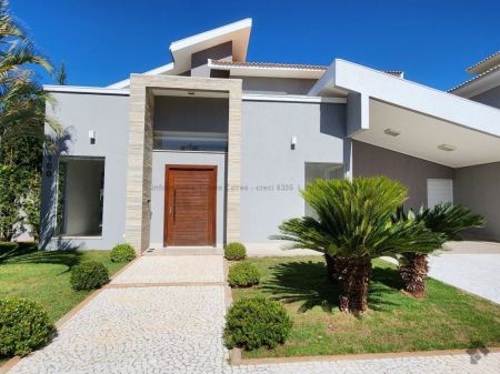 Sobrado-Condomínio em Pq. Residencial Damha I