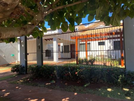 Casa-Térrea em Vila Sobrinho