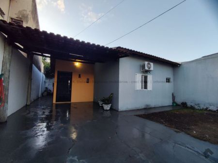 Casa-Térrea em Jardim Zé Pereira