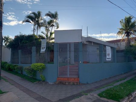Casa Comercial em Jardim dos Estados
