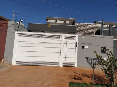 Casa-Térrea em Rita Vieira