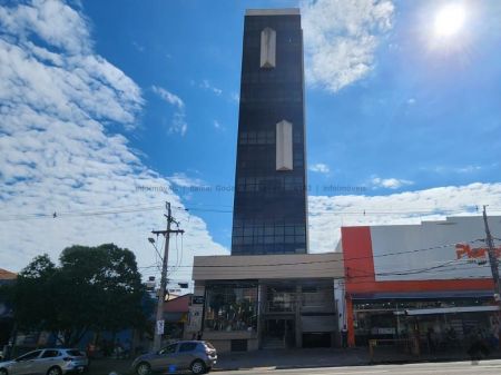 Sala / Salão / Loja em Centro