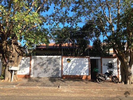 Casa-Térrea em Jardim São Bento