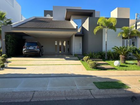 Sobrado-Condomínio em Pq. Residencial Damha II