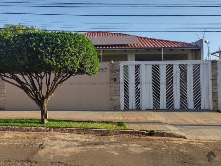 Casa-Térrea em Jardim Bela Vista