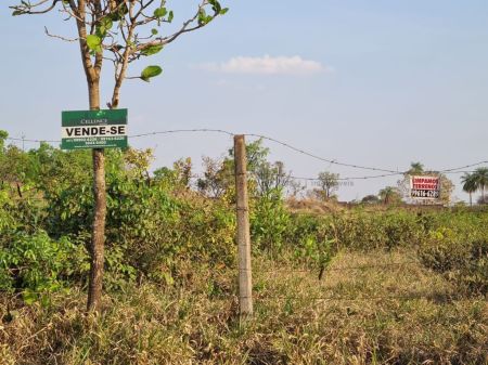 Terreno-Condomínio em Jardim Veraneio