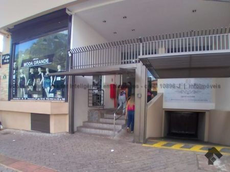 Sala / Salão / Loja em Centro