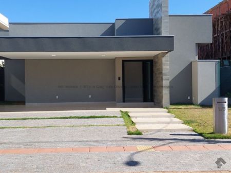 Casa-Térrea-Condomínio em Pq. Residencial Damha II