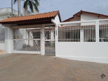 Casa-Térrea em Centro