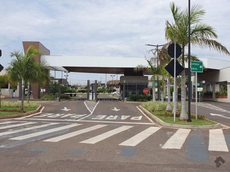 Terreno-Condomínio em Residencial Alphaville II