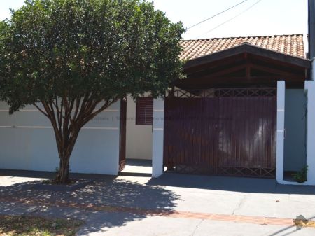Casa-Térrea em Mata do Jacinto