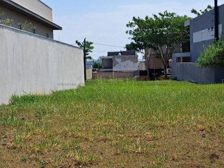 Terreno-Condomínio em Residencial Alphaville II