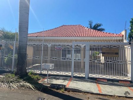 Casa-Térrea em Jardim Panamá