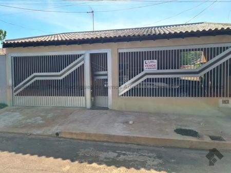 Casa-Térrea em Pq. Residencial Azaléia