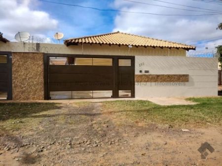 Casa-Térrea em Jardim Itatiaia