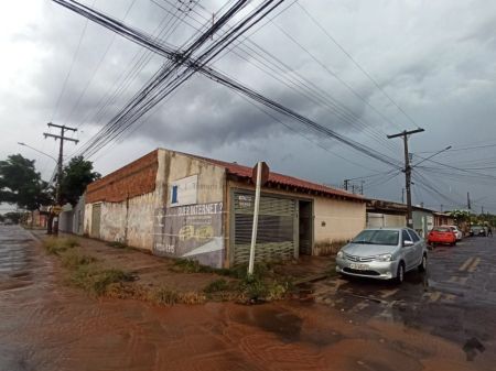 Casa Comercial em Buriti