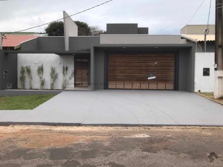 Casa-Térrea em Vila Donária