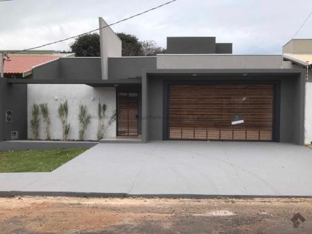 Casa-Térrea em Vila Donária