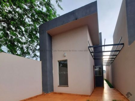 Casa-Térrea em Rita Vieira