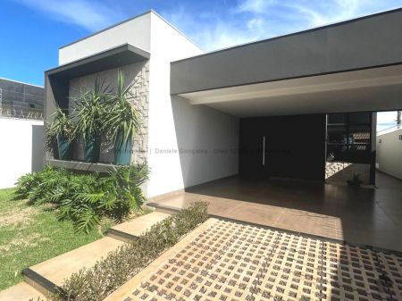 Casa-Térrea em Rita Vieira