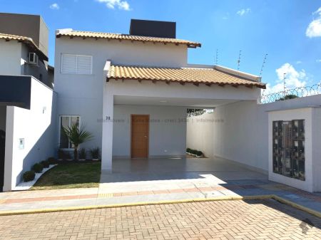 Sobrado-Condomínio em Jardim Veraneio
