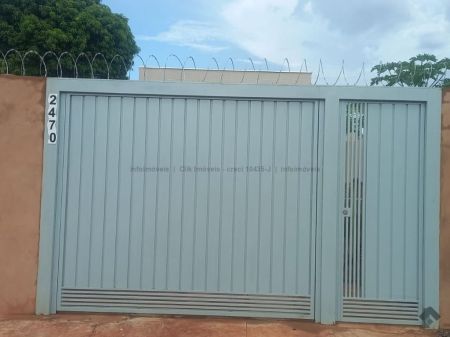 Casa-Térrea em Aero Rancho
