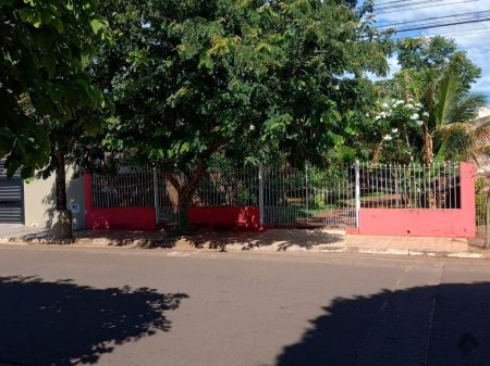 Casa-Térrea em Jacy