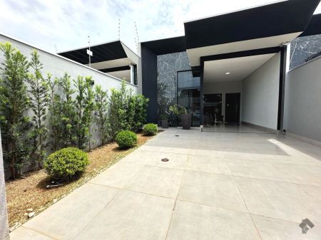 Casa-Térrea em Jardim Itatiaia
