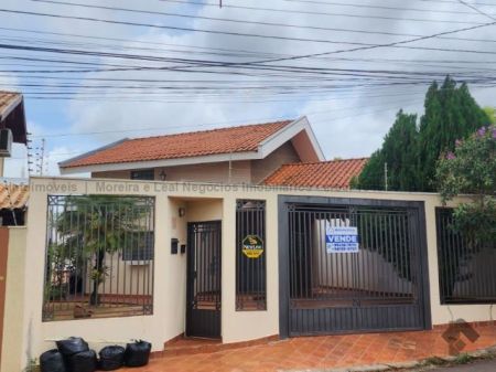 Casa-Térrea em Jardim TV Morena