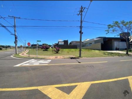 Terreno-Condomínio em Residencial Alphaville II