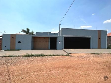 Casa-Térrea em Centro