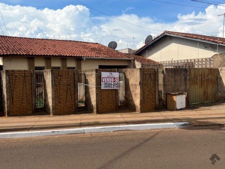 Casa-Térrea em Recanto dos Pássaros