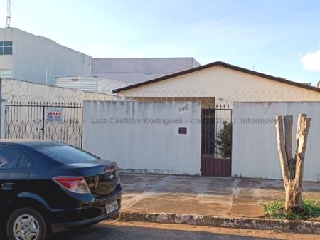 Casa-Térrea em Vila Vilas Boas