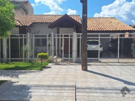Casa-Térrea em Chácara Cachoeira