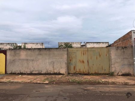 Terreno em Vila Taquarussú