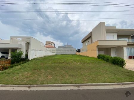 Terreno-Condomínio em Residencial Alphaville II