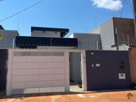 Casa-Térrea em Rita Vieira