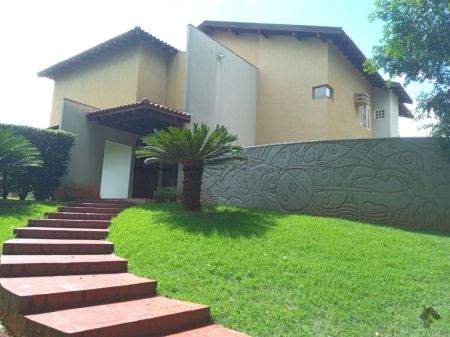 Sobrado-Condomínio em Parque dos Laranjais